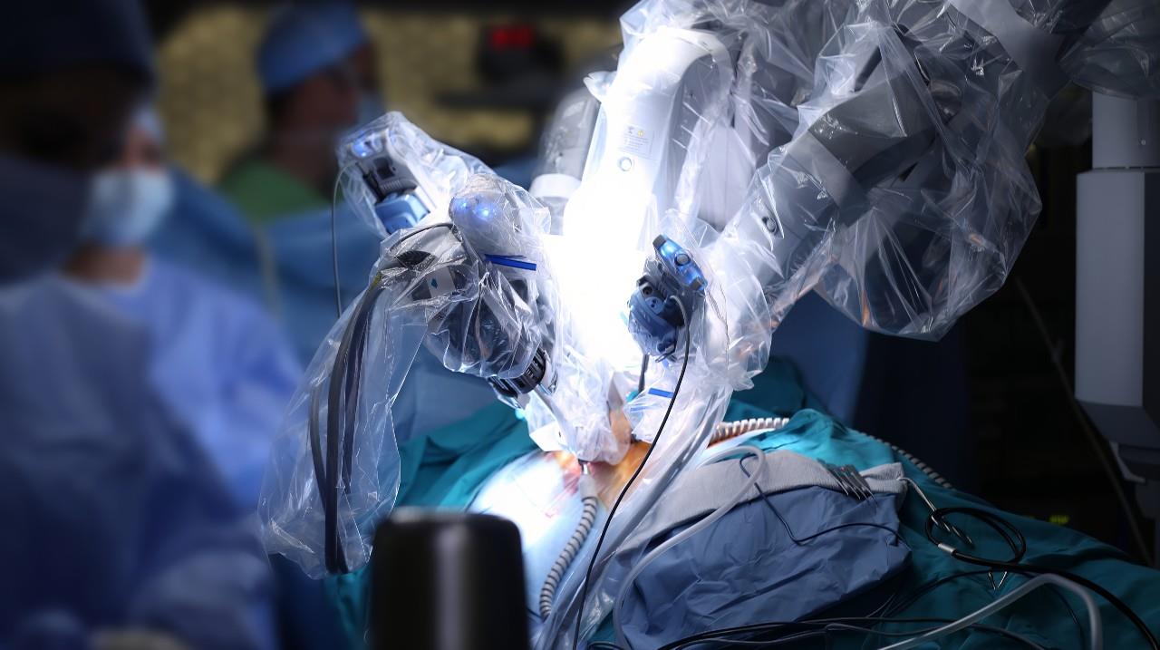 Operatie chirurgie robotica Memorial Romania
